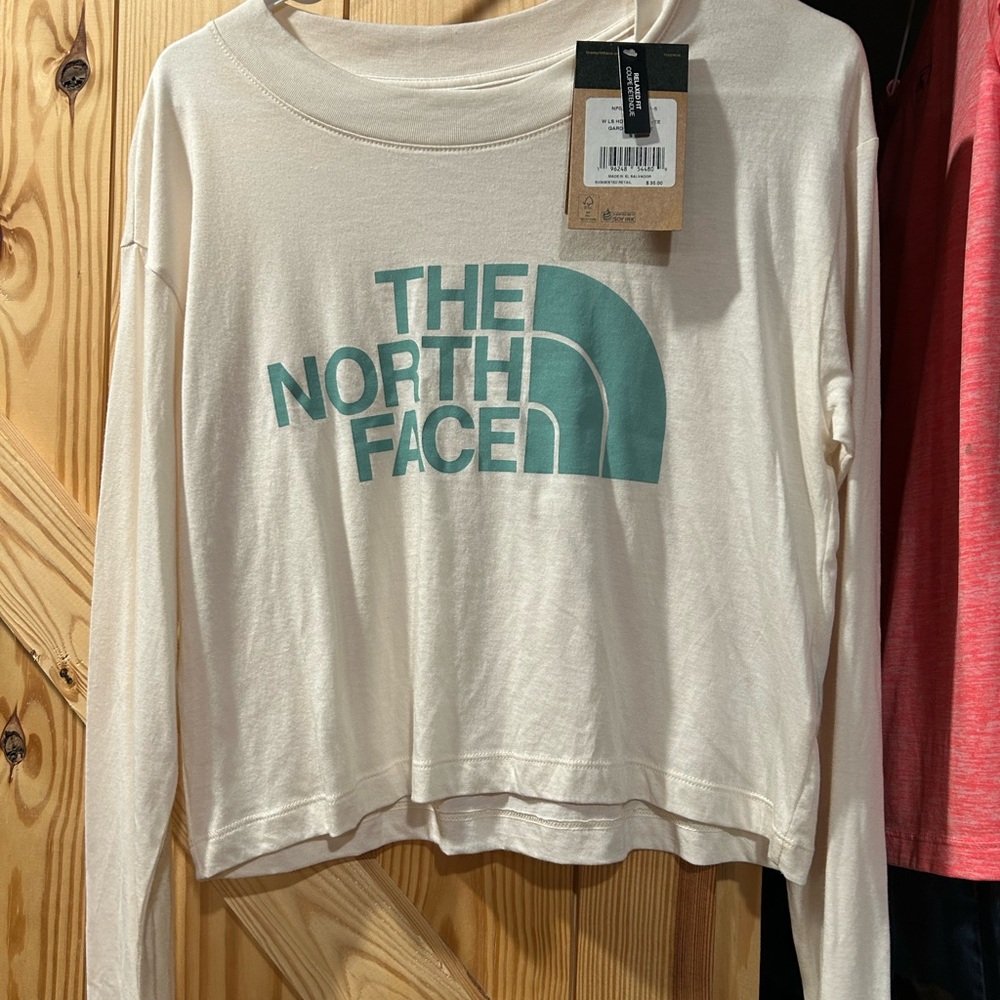 New with tags north face shirt